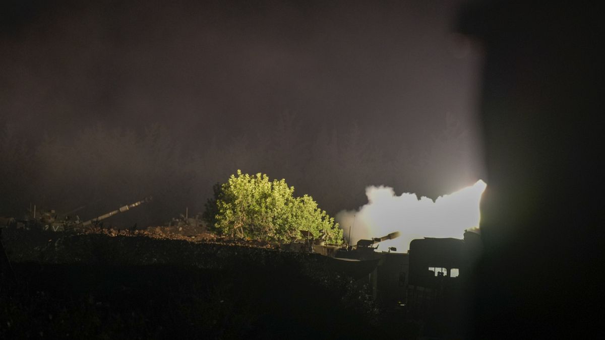 Kara operasyonu Lübnan'a yaklaşırken İsrail Beyrut'a hava saldırısı düzenledi
