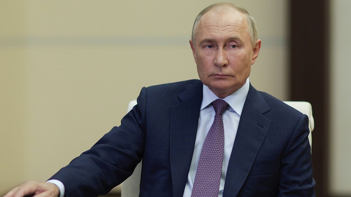Putin, "neoliberal değerlerden kaçmak isteyen" Batılılara Rusya'da oturma izni veren yasayı onayladı