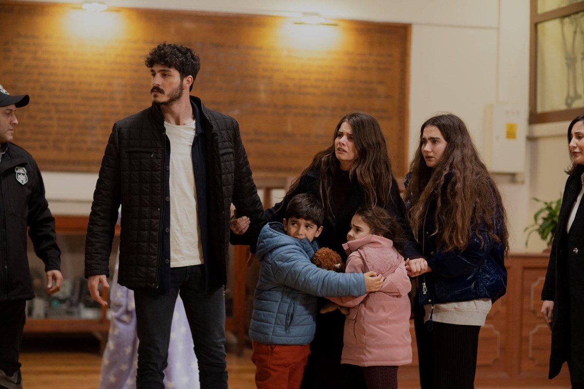Bugün evsiz insanlar var mı? Neden? Yeni bölüm ne zaman olacak?