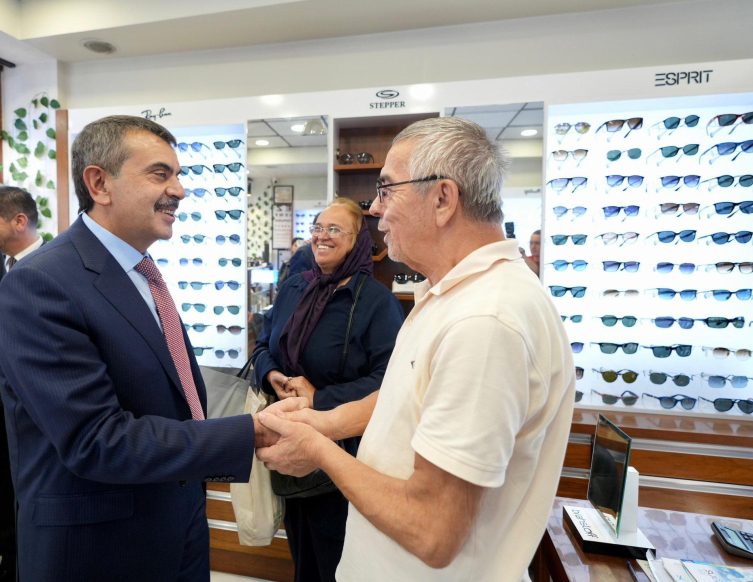 Bakanlar "boykot" Çağrılarına karşı alışveriş