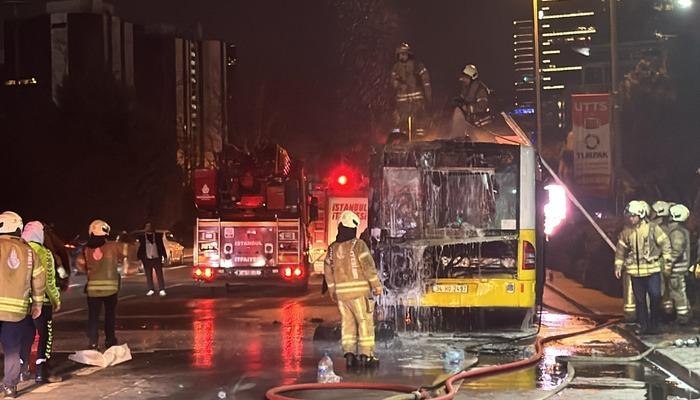İstanbul'daki kamu özel otobüsünden ateş! Alevler kısa sürede büyüdü