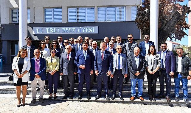 Başkan Tugay, bayramın ilk gününde Urla ve Çeşme'de vatandaşlarla buluştu - GÜNDEM