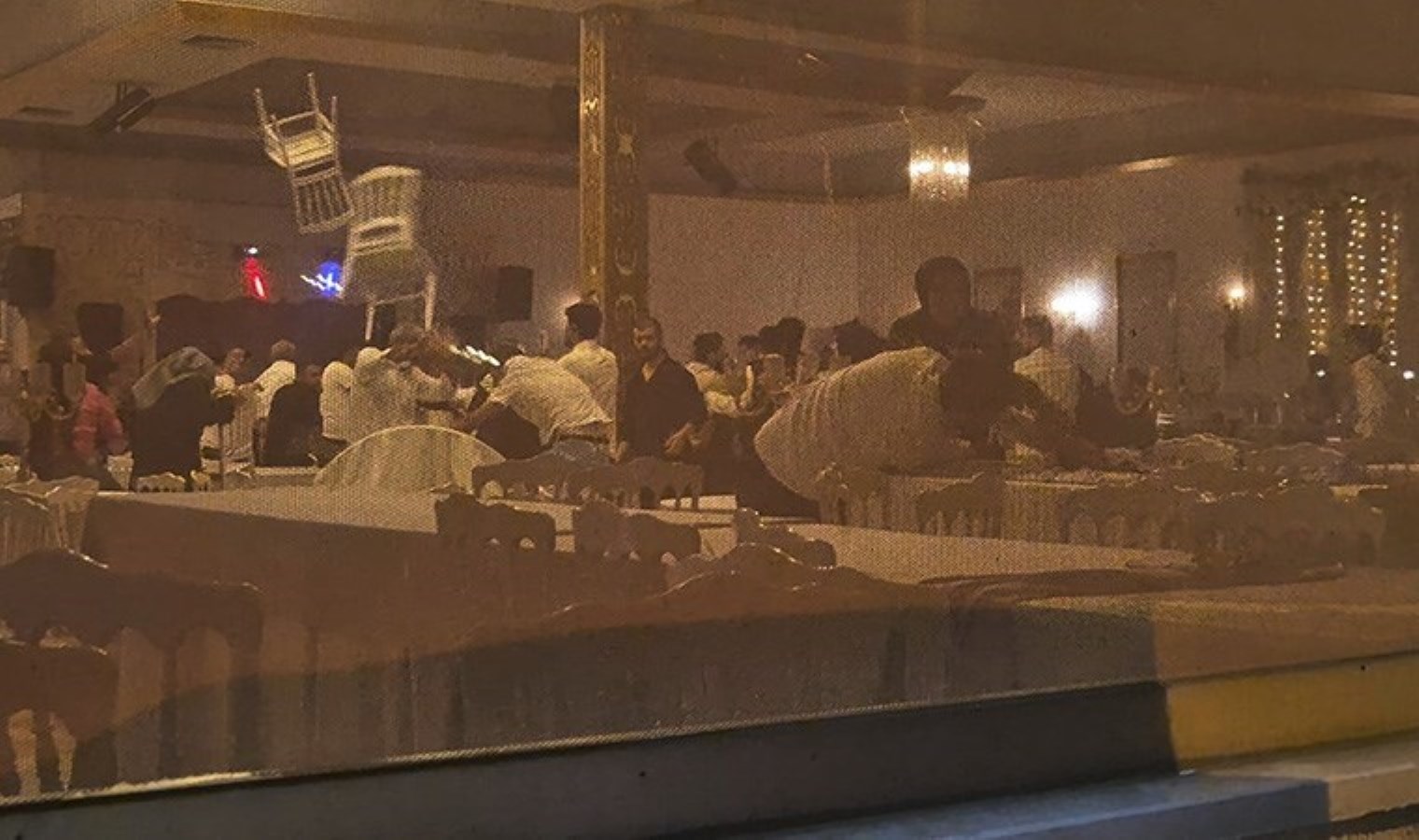 Düğünde tartışma: Sandalyeler havada uçuşuyor - Son Dakika Türkiye Haberleri