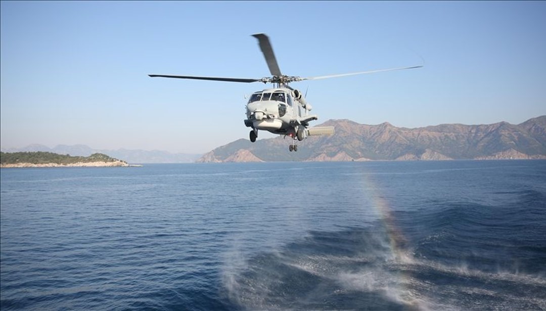 Askeri helikopter denize acil iniş yaptı - Son Dakika Türkiye Haberleri