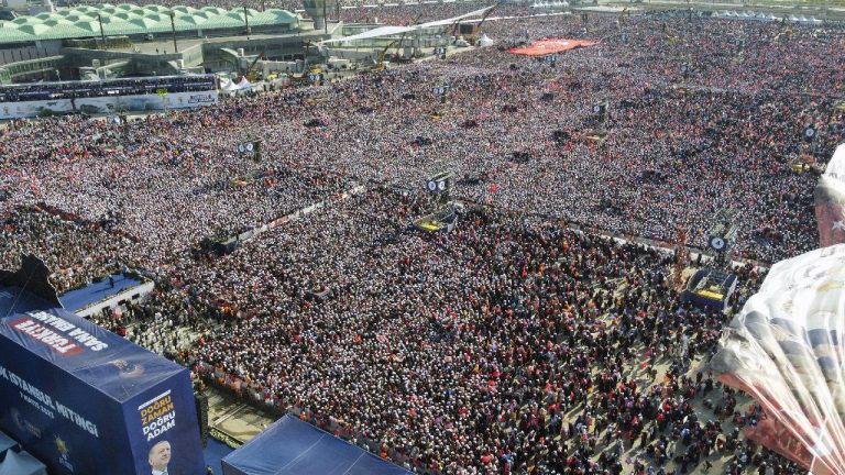 AK Parti yine “Büyük İstanbul Mitingi” düzenliyor