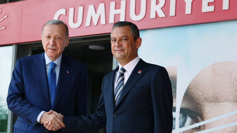 Erdoğan'ın 18 yıl sonra CHP genel merkezi ziyaretinde neler konuşuldu?