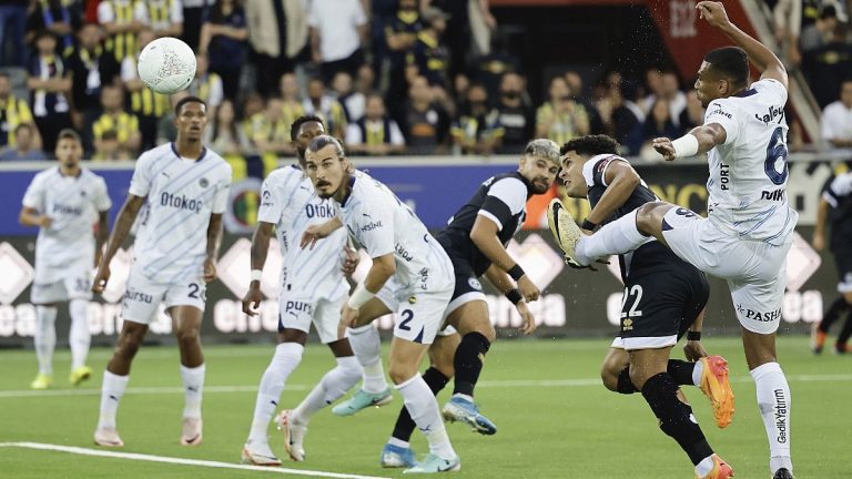 Mourinho'nun ekibi, Şampiyonlar Ligi 2. ön eleme turunda Lugano'yu 4-3 mağlup etti.