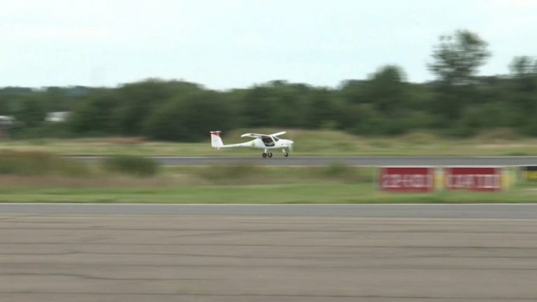 Hollanda'da elektrikli uçaklarla seyahat denemeleri başlıyor