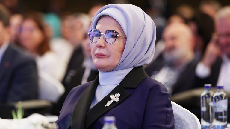 Emine Erdoğan, ölümünün 5'inci yılında Şule Yüksel Şenler'i andı