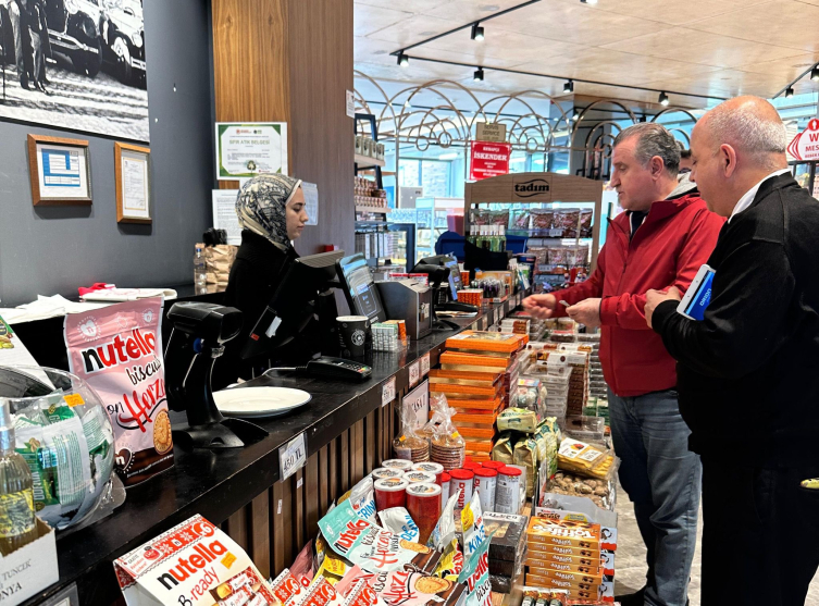 Bakanlar "boykot" Çağrılarına karşı alışveriş