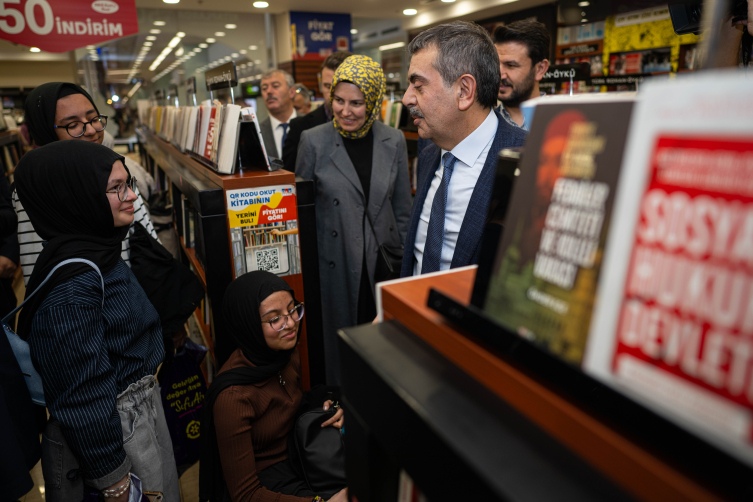 Bakanlar "boykot" Çağrılarına karşı alışveriş