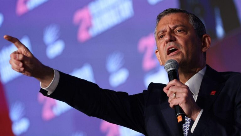 CHP Genel Başkanı Özel: Ekrem İmamoğlu için 14,8 milyon imza toplandı