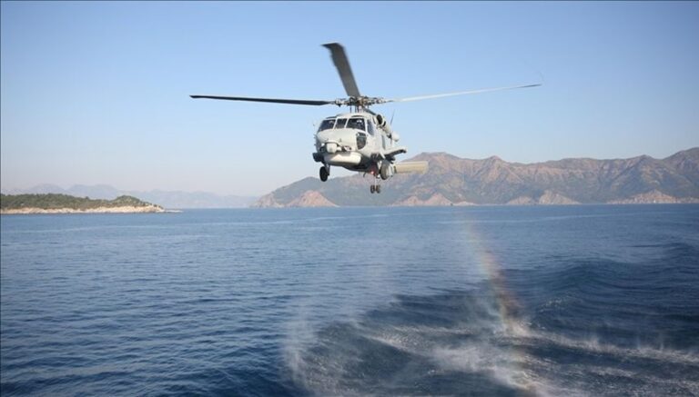 Askeri helikopter denize acil iniş yaptı – Son Dakika Türkiye Haberleri