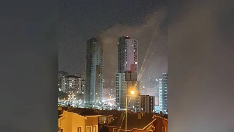 26 katlı binada yangın! Yangın diğer katlara da sıçradı – Son Dakika Türkiye Haberleri
