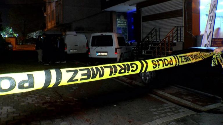 Esenyurt’ta Borç Kavgası: Silahlar ve Bıçaklar Ortaya Çıktı