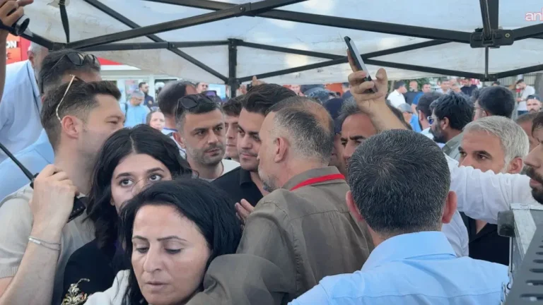 Diyarbakır’daki mitingte milletvekilleri ile polis arasında ‘flaş bellek’ gerilimi