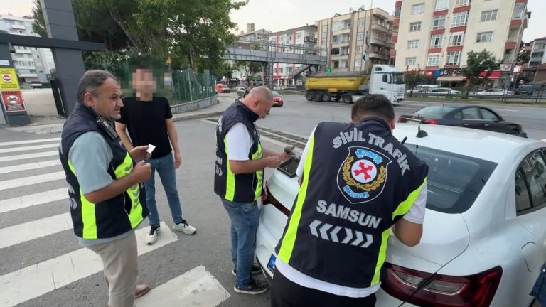 Samsun’da Korsan Taksi Operasyonu: 3 Sürücüye 300 Bin TL Ceza ve Trafikten Men