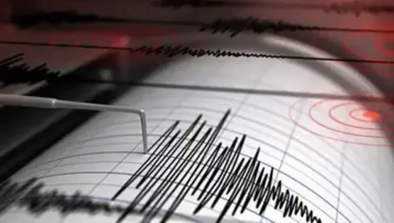Manisa’da 3,7 büyüklüğünde deprem: İzmir’den de hissedildi