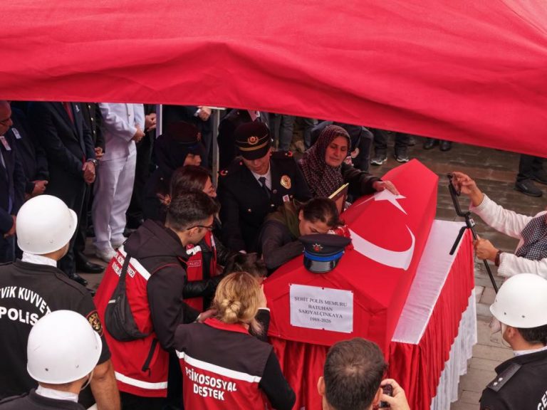 Şehit polis memuru, Giresun’da son yolculuğuna uğurlandı